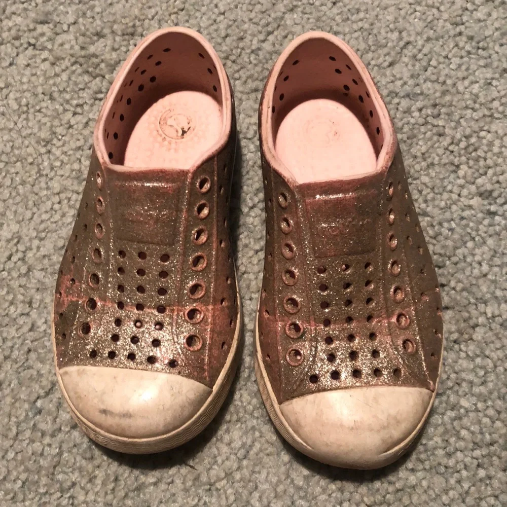 Sparkly Native shoes - Picture 1 of 4